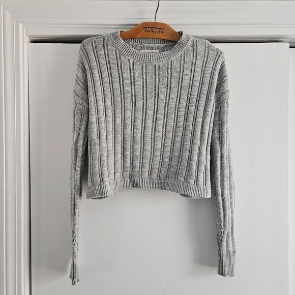 Aeropostale Sweaters - Aeropostale Grey Crew Ribbed XSmall Sweater